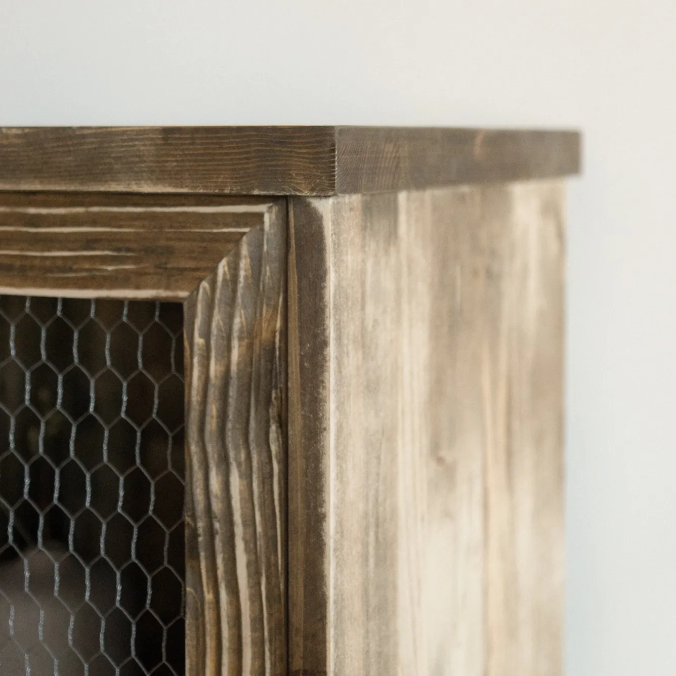 armoire_troite_siem_13.webp Hannun Buffets | Armoire étroite Siem Noyerrustique