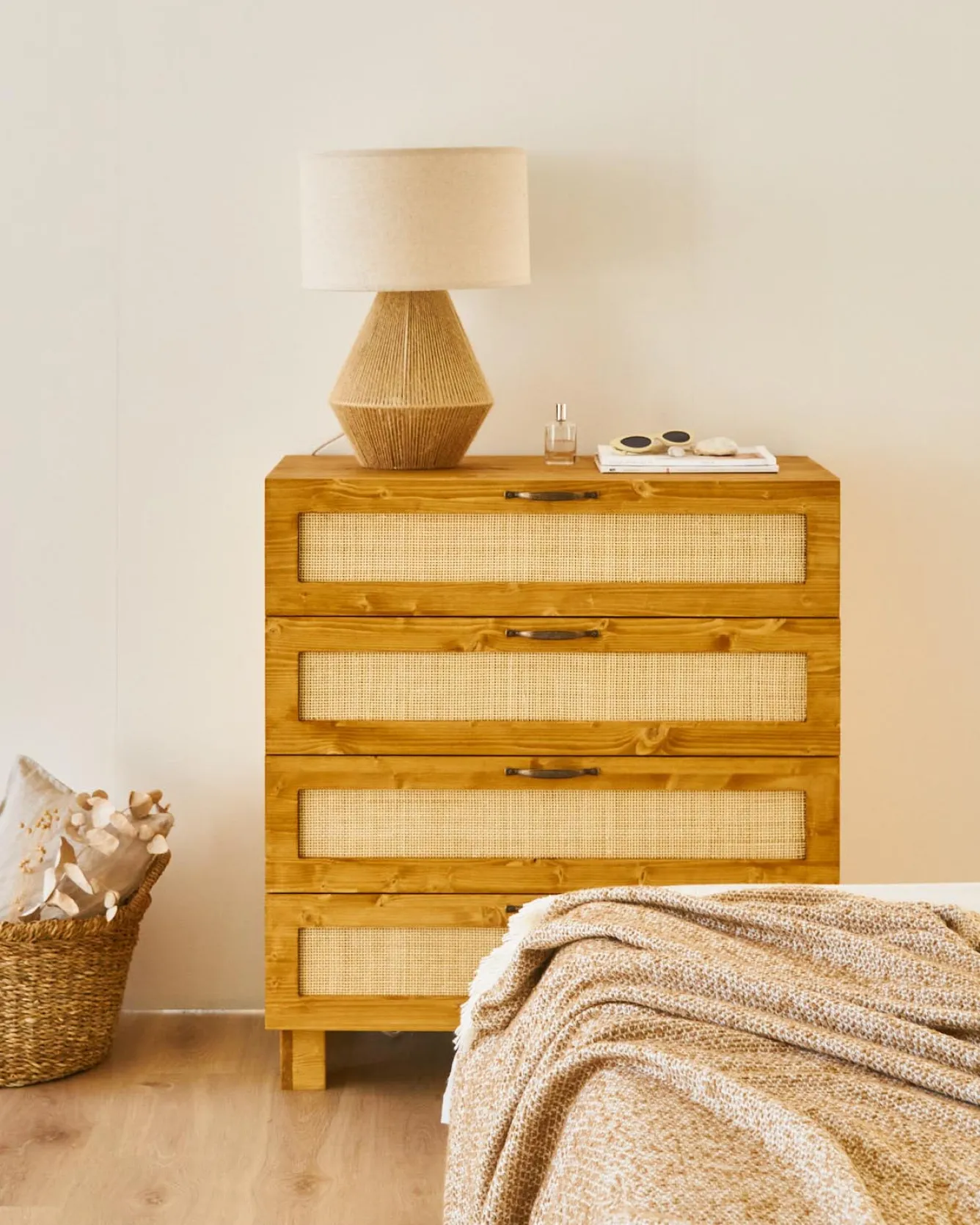 commode__tiroirs_tayen_4-1.webp Hannun Armoires & Commodes | Commode 4 tiroirs Tayen