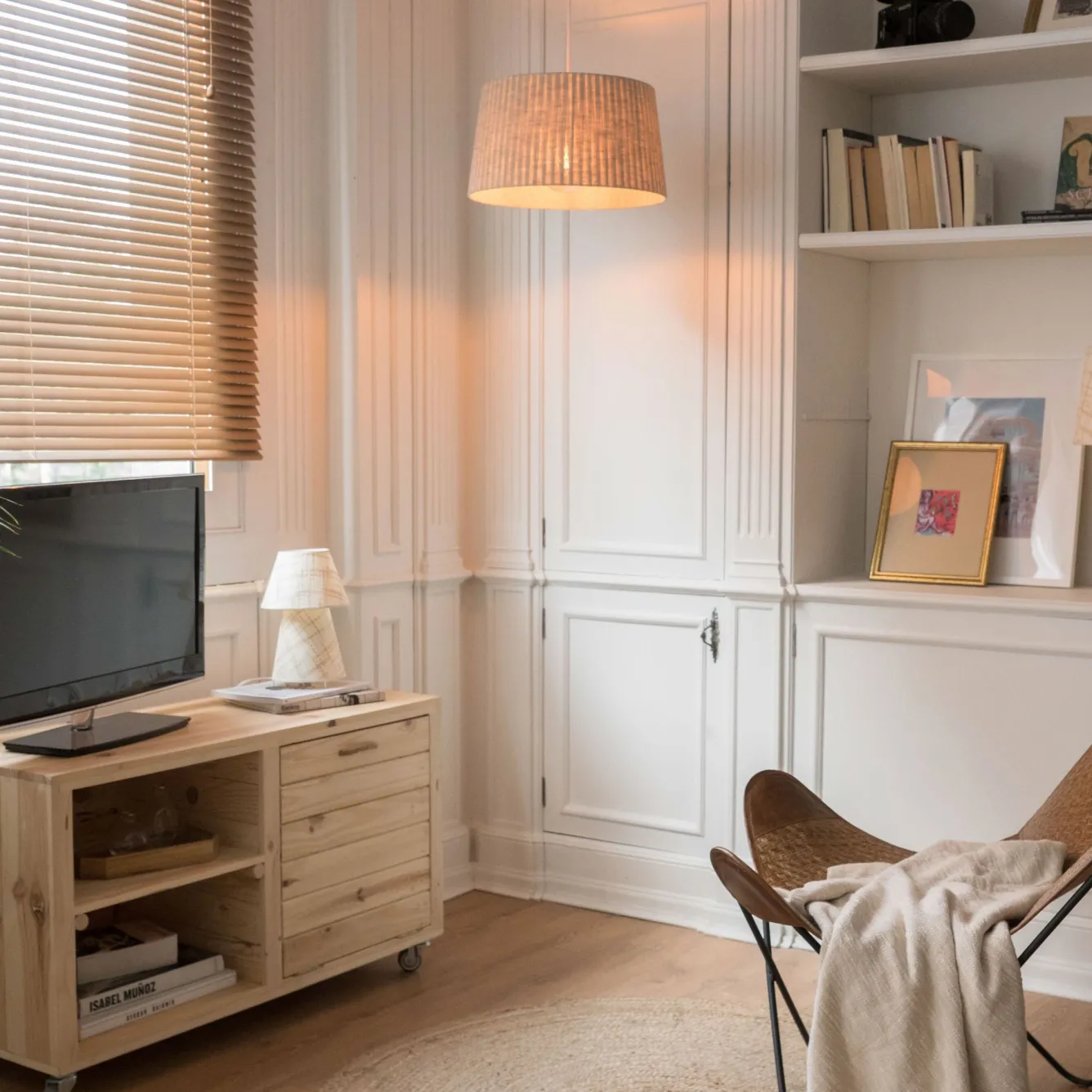 lampe_adel_2.webp Hannun Éclairage | Lampe Adelú