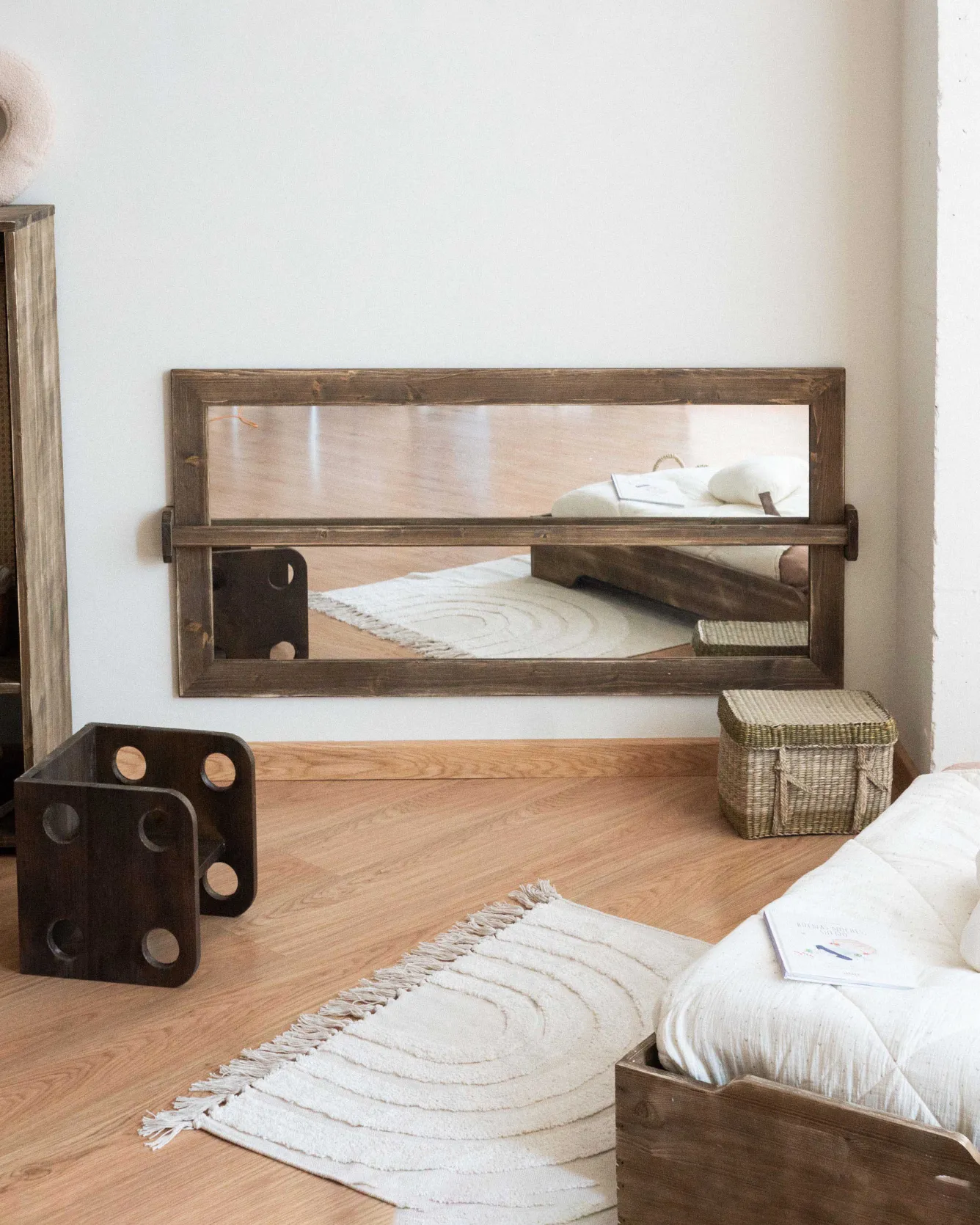 miroir_montessori_adel_2.webp Hannun Enfants | Miroir Montessori Adel