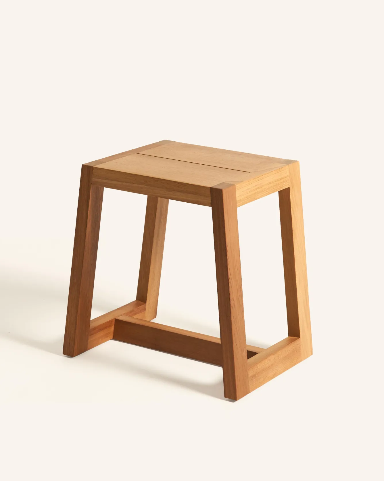 tabouret_dextrieur_carlo_2.webp Hannun Tables D'appoint | Tabouret d'extérieur Carlo Iroko