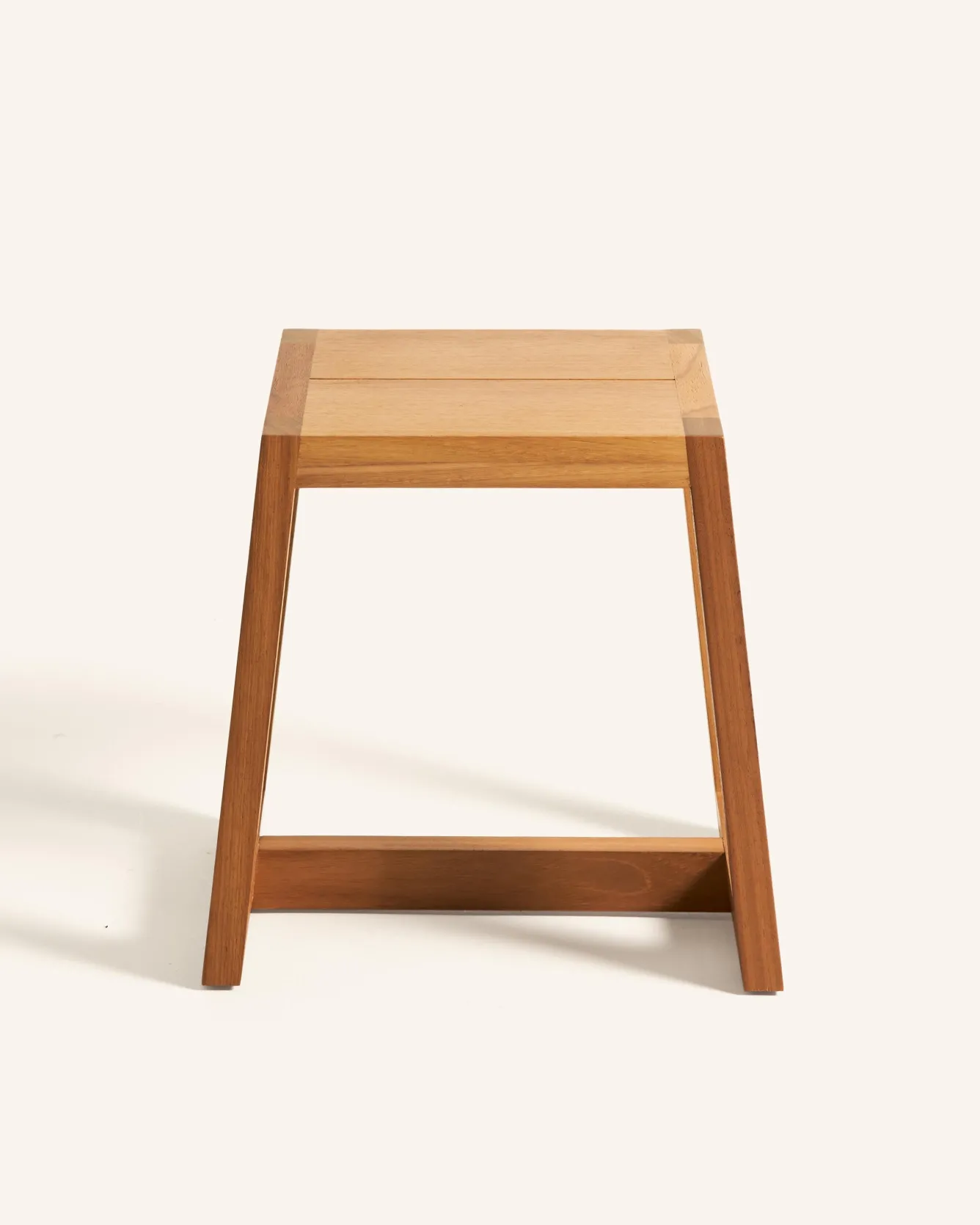 tabouret_dextrieur_carlo_5.webp Hannun Tables D'appoint | Tabouret d'extérieur Carlo Iroko