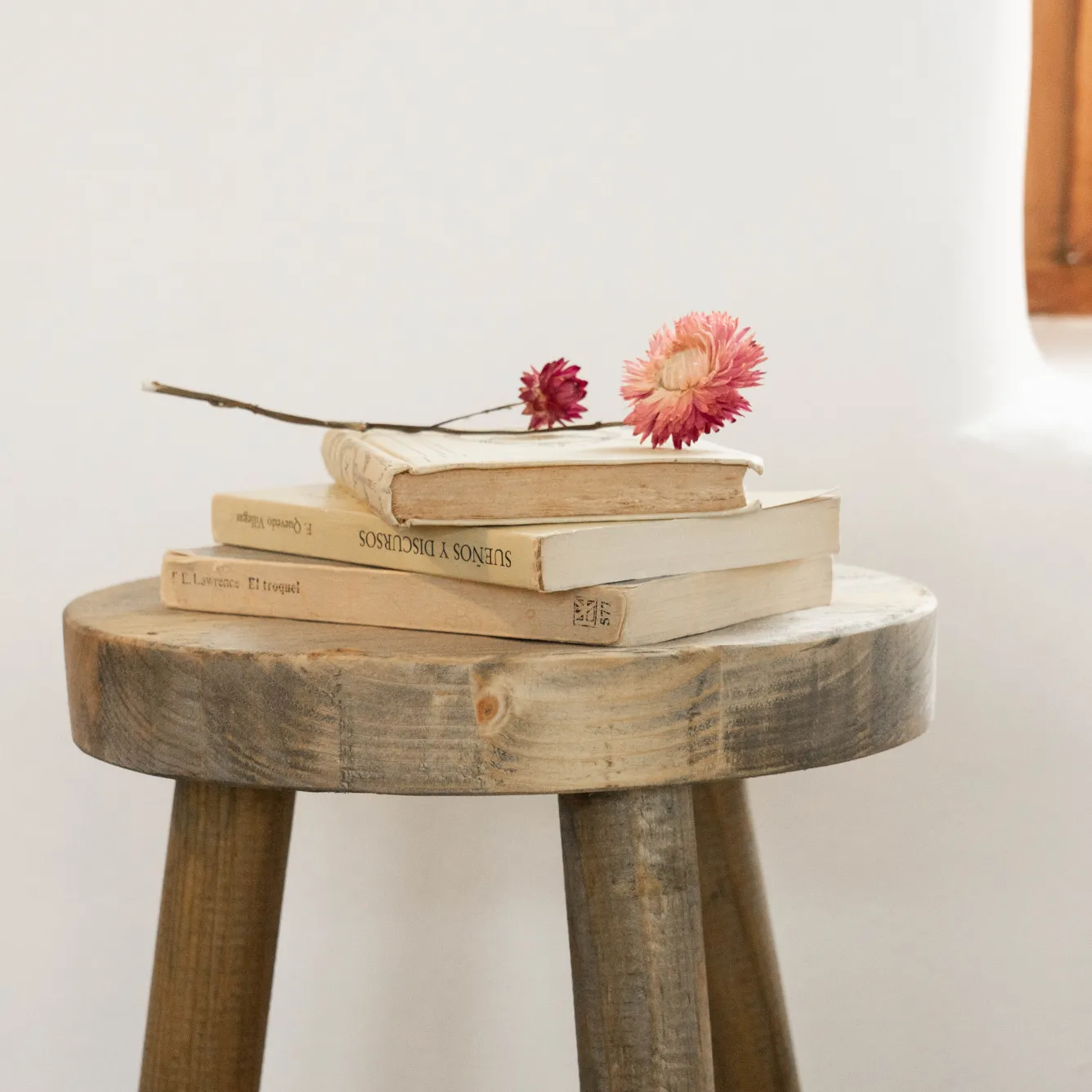 tabouret_maureen_3.webp Hannun Tabourets | Tabouret Maureen
