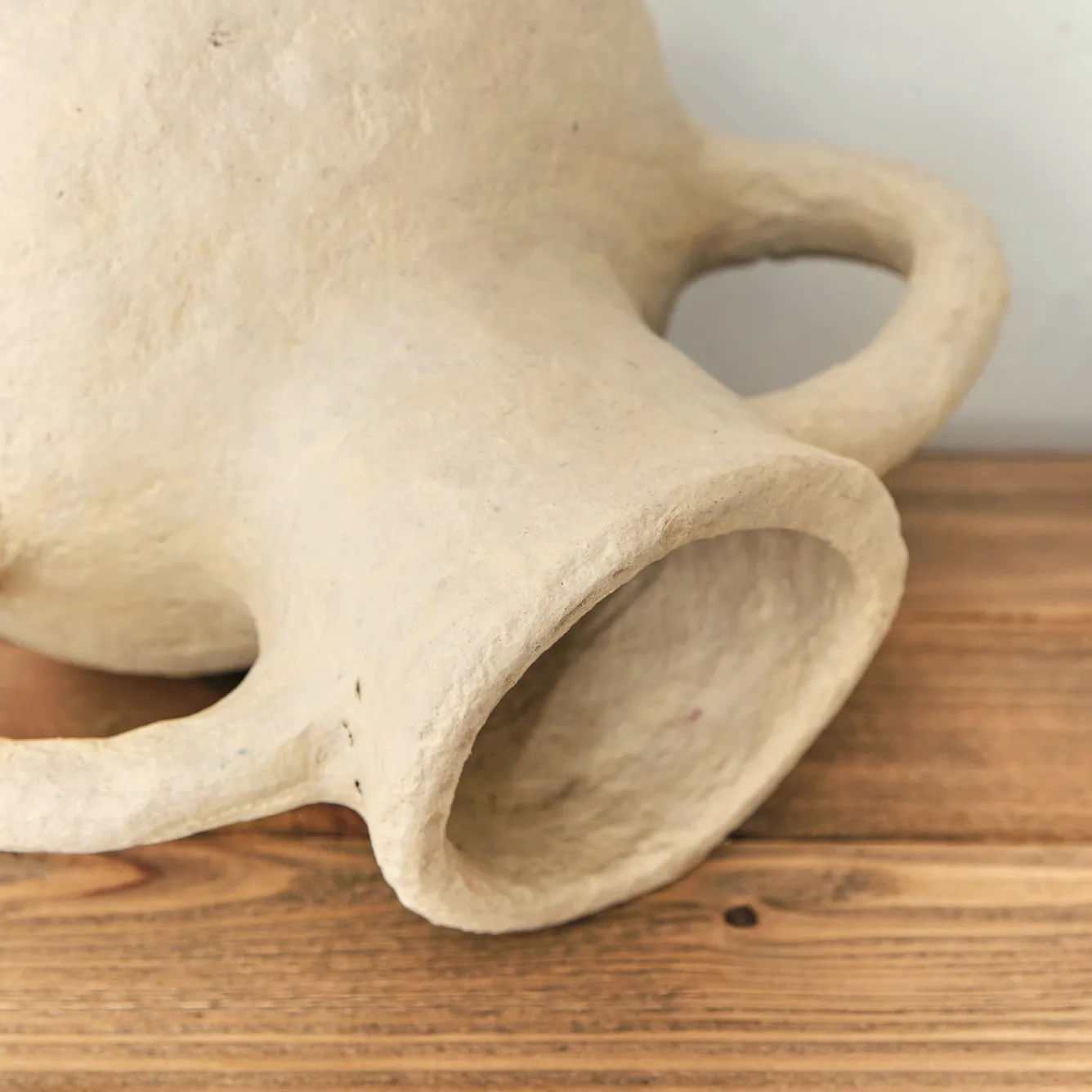 vase_avec_anses_kosta_3.webp Hannun Objets Décoratifs | Vase avec anses Kosta